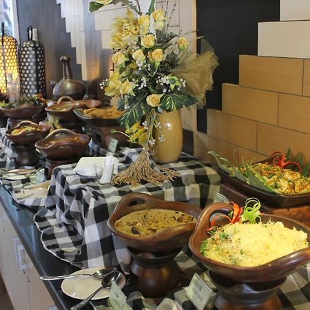 Maxonehotels.Com At Tidar Surabaya Buitenkant foto