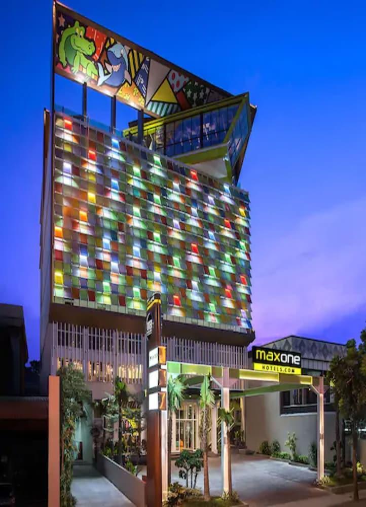 Maxonehotels.Com At Tidar Surabaya Buitenkant foto