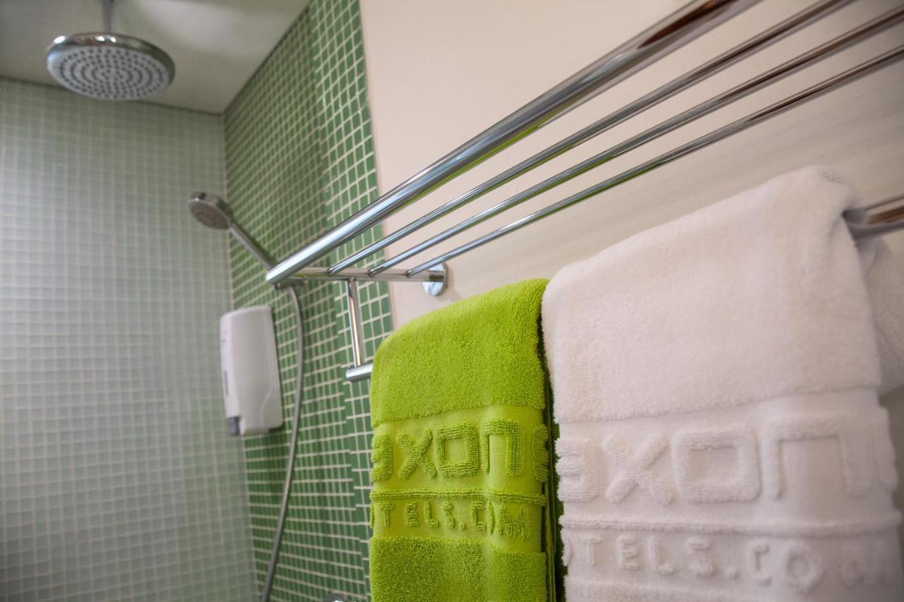 Maxonehotels.Com At Tidar Surabaya Buitenkant foto