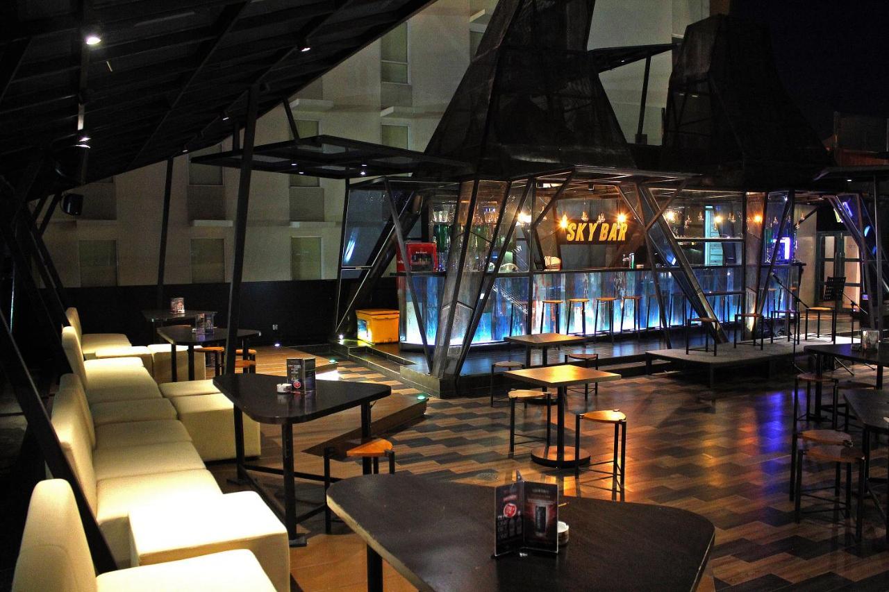 Maxonehotels.Com At Tidar Surabaya Buitenkant foto