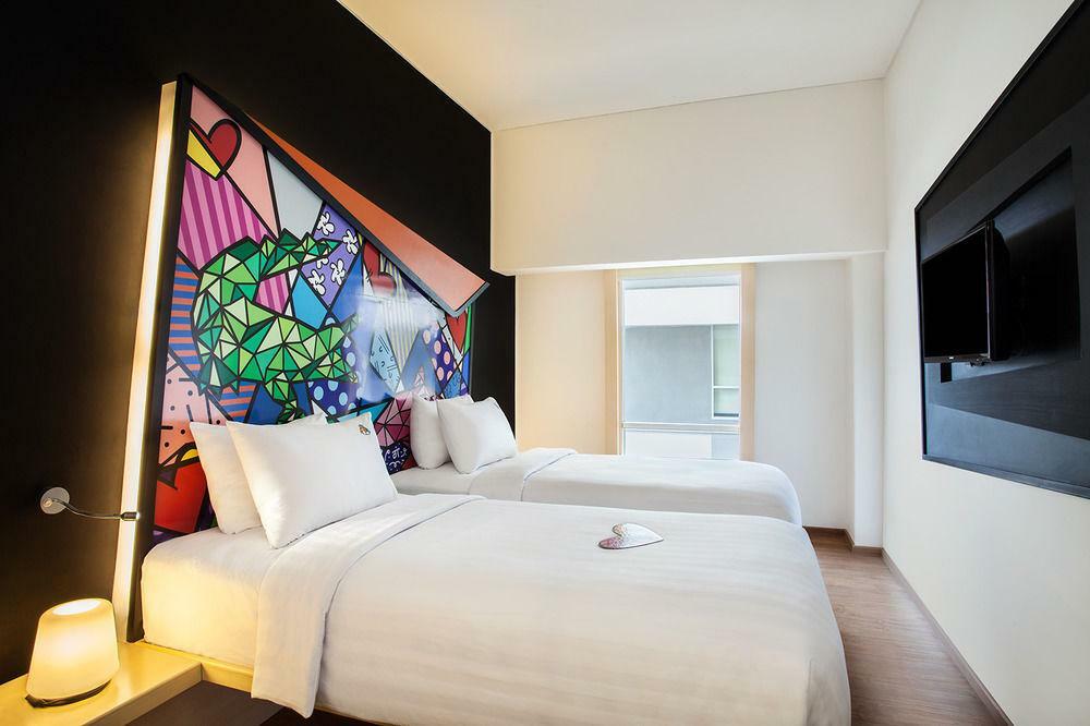 Maxonehotels.Com At Tidar Surabaya Buitenkant foto